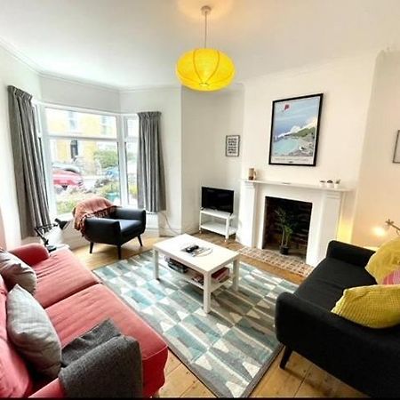 *Family Home In Mumbles. Close To The Beach* Extérieur photo