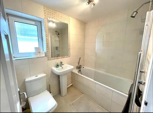 *Family Home In Mumbles. Close To The Beach* Extérieur photo