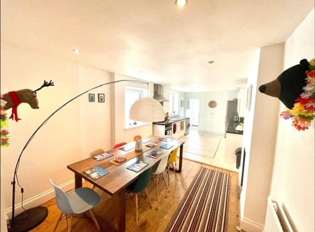 *Family Home In Mumbles. Close To The Beach* Extérieur photo