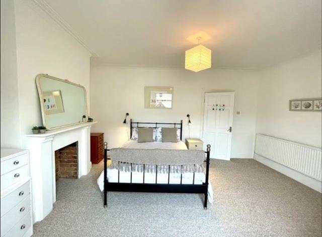 *Family Home In Mumbles. Close To The Beach* Extérieur photo