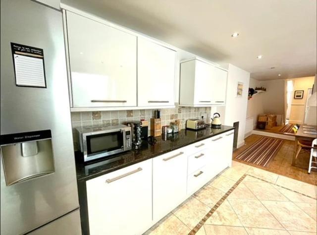 *Family Home In Mumbles. Close To The Beach* Extérieur photo